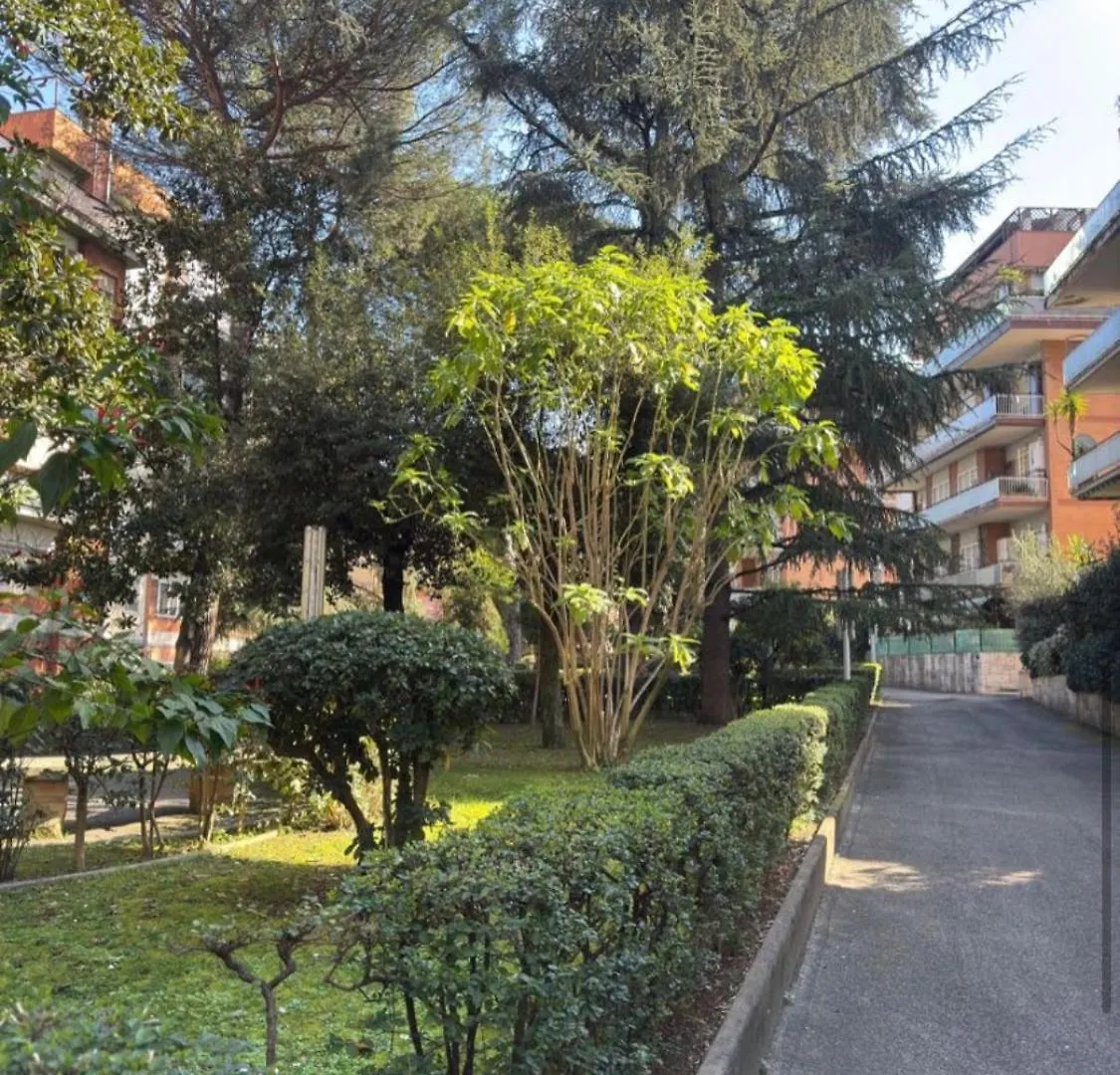4M Apartment Rome 0*,